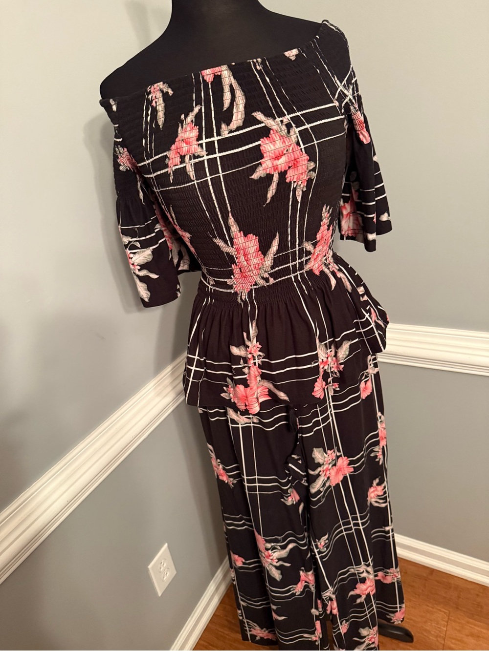Hot Miami Styles Black and Pink Smocked Top